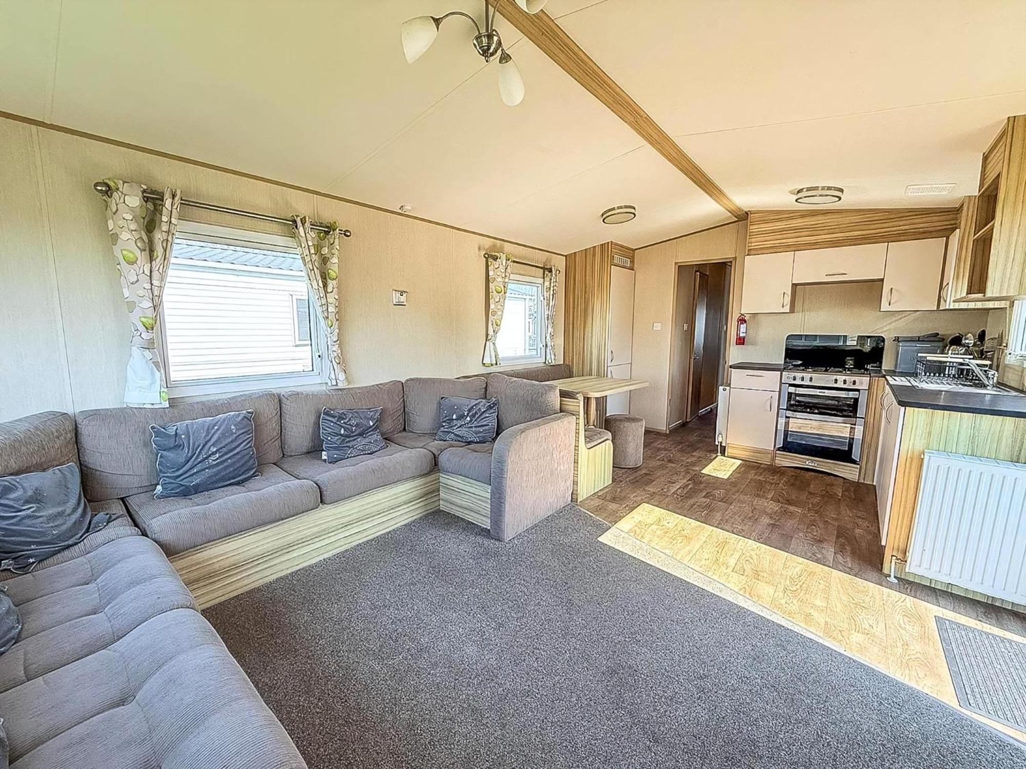 6 Berth Caravan For Hire With Wifi At Seawick Holiday Park In Essex Ref 27025Hv Клактон-он-Си Экстерьер фото